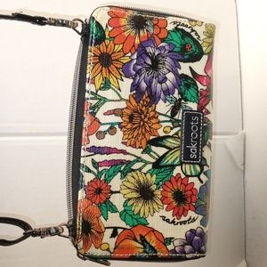 Sakroots Large Smartphone Crossbody purse. Pretty Floral Print.